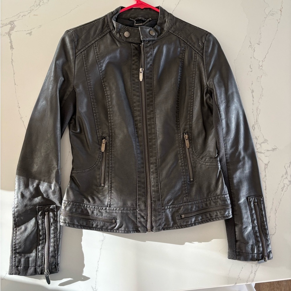 Coalition leather(fake) xs (I’d say sits more like a small) jacket